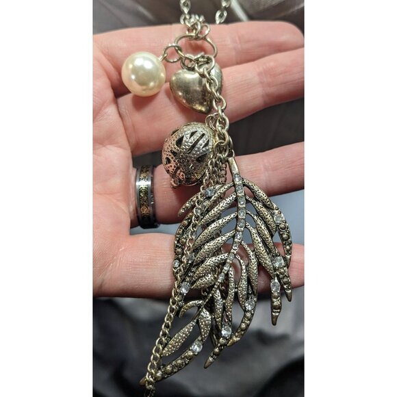 Avenue Y2K Cluster Charm Pendant Necklace - Picture 6 of 9